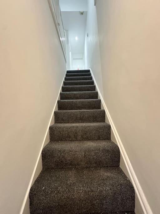 Апартаменты 3 Bed Hackney/Harringay Flat Лондон Экстерьер фото